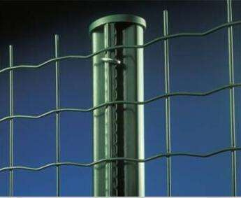 荷蘭網圍欄的施工方法