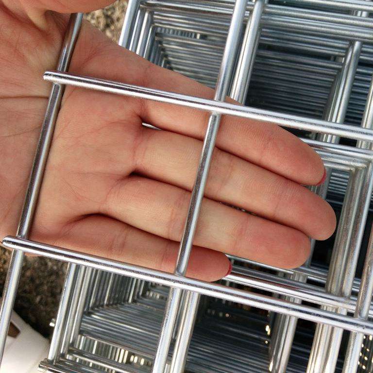 鍍鋅電焊網片的優勢特點 鍍鋅電焊網片的優勢特點